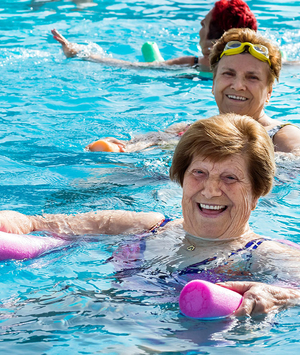 Aulas de hidroginástica no clube