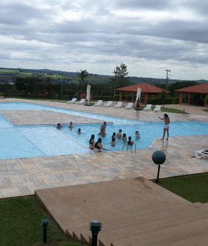 Alunos-destaque da E.E. Abílio Raposo ganham dia no clube do TSC III