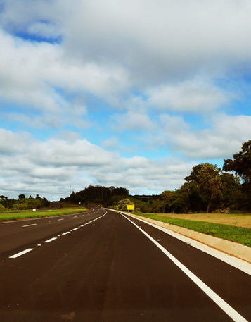 Pistas de acesso e saída pela Castello Branco