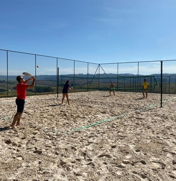 Quadra de beach tennis é inaugurada no Ninho Verde II