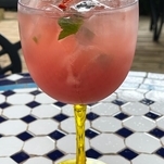 Gin tônica de melancia com pimenta