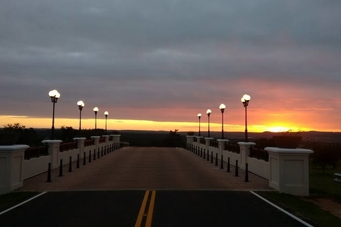 Novo viaduto traz maior comodidade à Riviera XIII