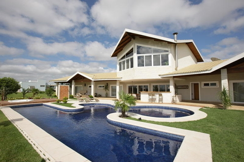 A beleza das piscinas na arquitetura da casa