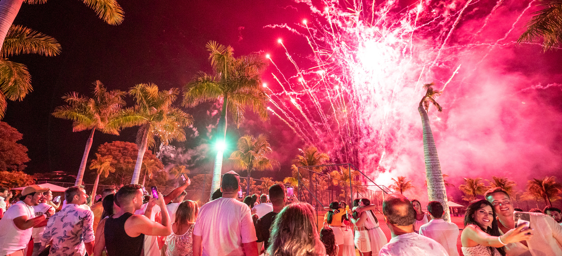 Feliz ano novo! Confira como foi a Festa de Réveillon da Riviera XIII