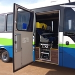 Os novos ônibus contam com acessos exclusivos para portadores de necessidades especiais