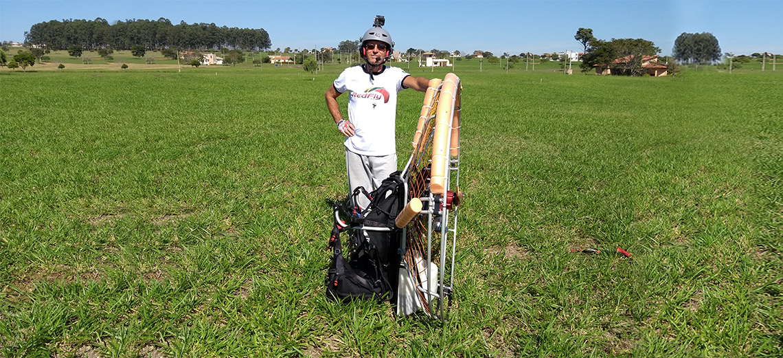 Proprietário de lote encontra em empreendimento da Momentum lugar ideal para voar de paramotor