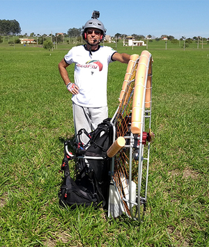 Proprietário de lote encontra em empreendimento da Momentum lugar ideal para voar de paramotor