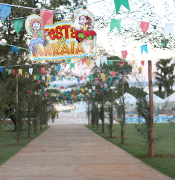 Clima caipira contagia a noite de Festa Julina do Terras de Sta. Cristina IV