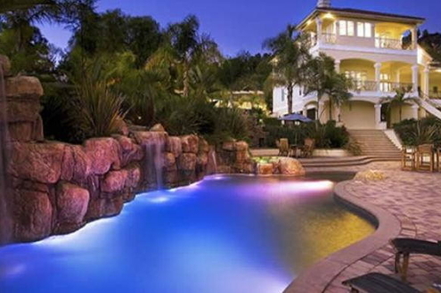 Iluminação em piscinas