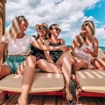 Longas tardes colocando a conversa em dia com as amigas, no Clube de Campo Ninho Verde II.
Foto: @brunamedina_
